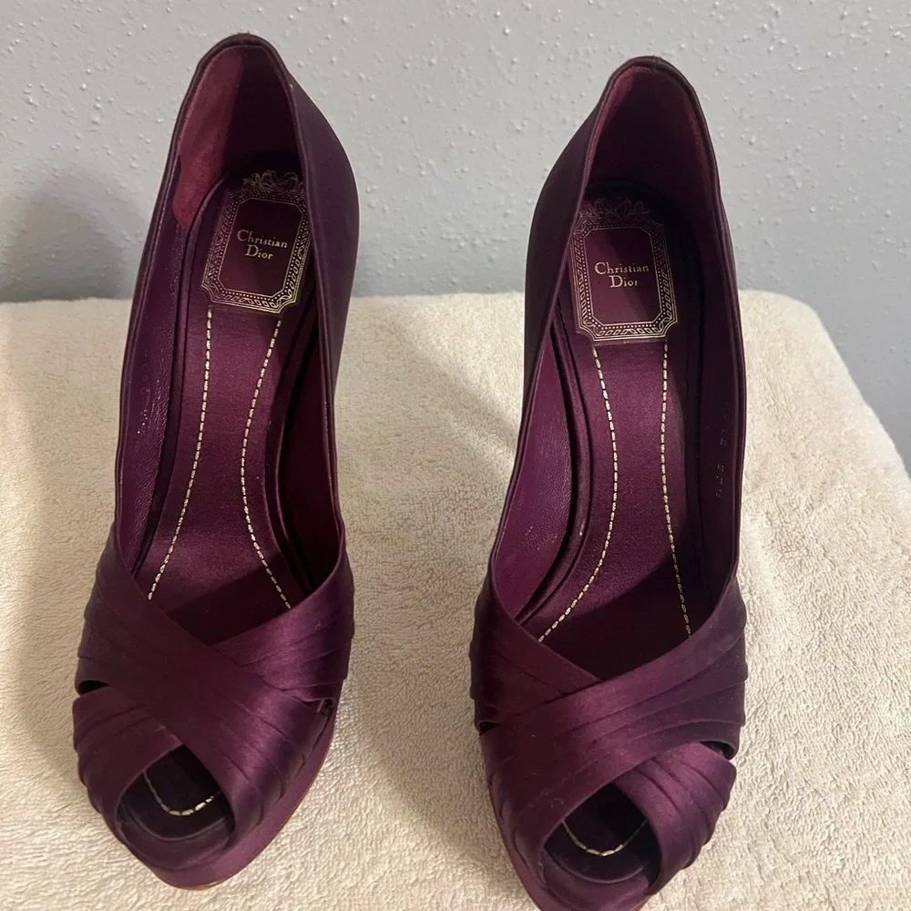 Dior platform pumps, stylish, Free People floral bottoms and Zara top included